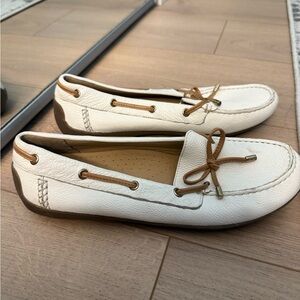 Geox Respirator Women's White and Tan leather Loafers / Boat Shoe